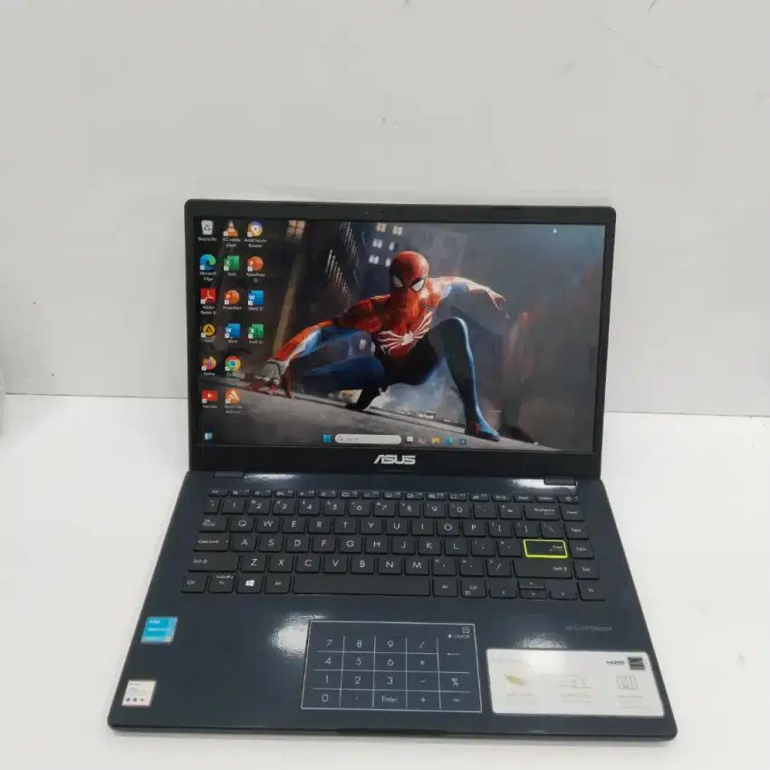 Asus Vivobook E410MA tampilan elegan yang dibekali fitur numpad