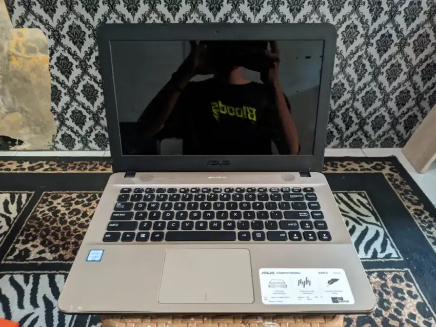 Laptop Asus X441U
Processor intel core i3-6006U