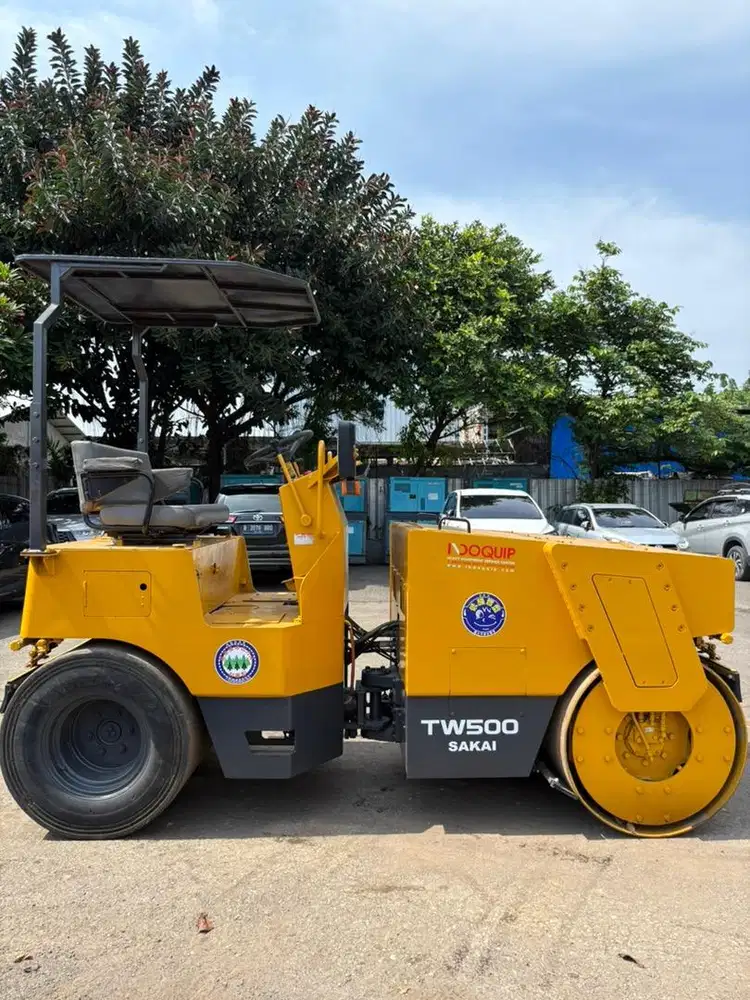 Dijual !  Used Combination Roller Sakai TW500. Kap 4-5 ton. Ex Japan !
