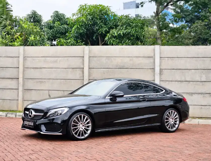 LOWODO Mercedes-benz C300 Coupe AMG line 2017