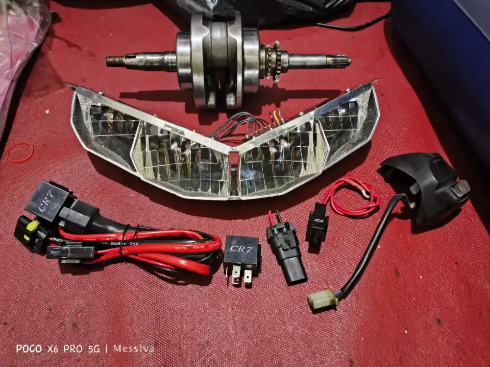 Lampu depan aerox normal dan kruk ass aerox old