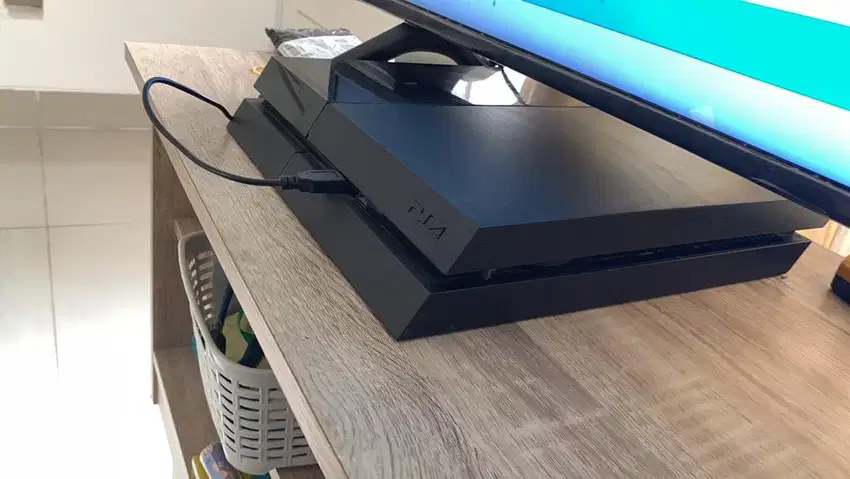 PS4 + stick + fan