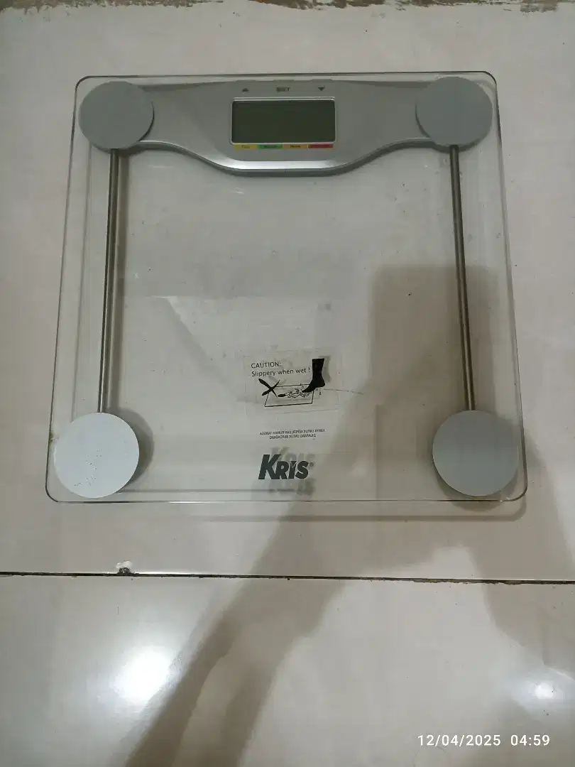 Timbangan badan krisbow