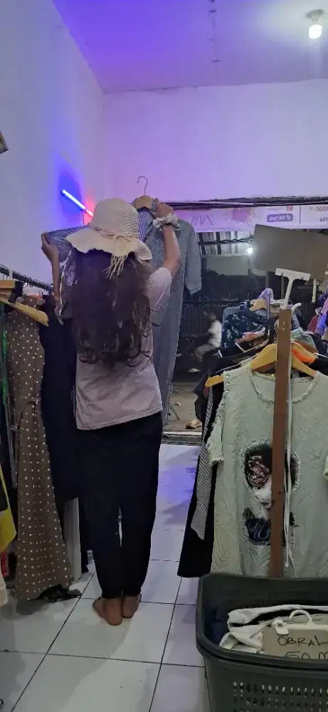 DIJUAL BORONGAN- USAHA TRIFHTING