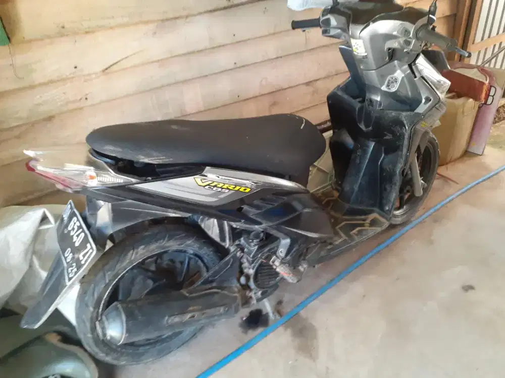 Di jual vario tahun 2010 masih be karbu