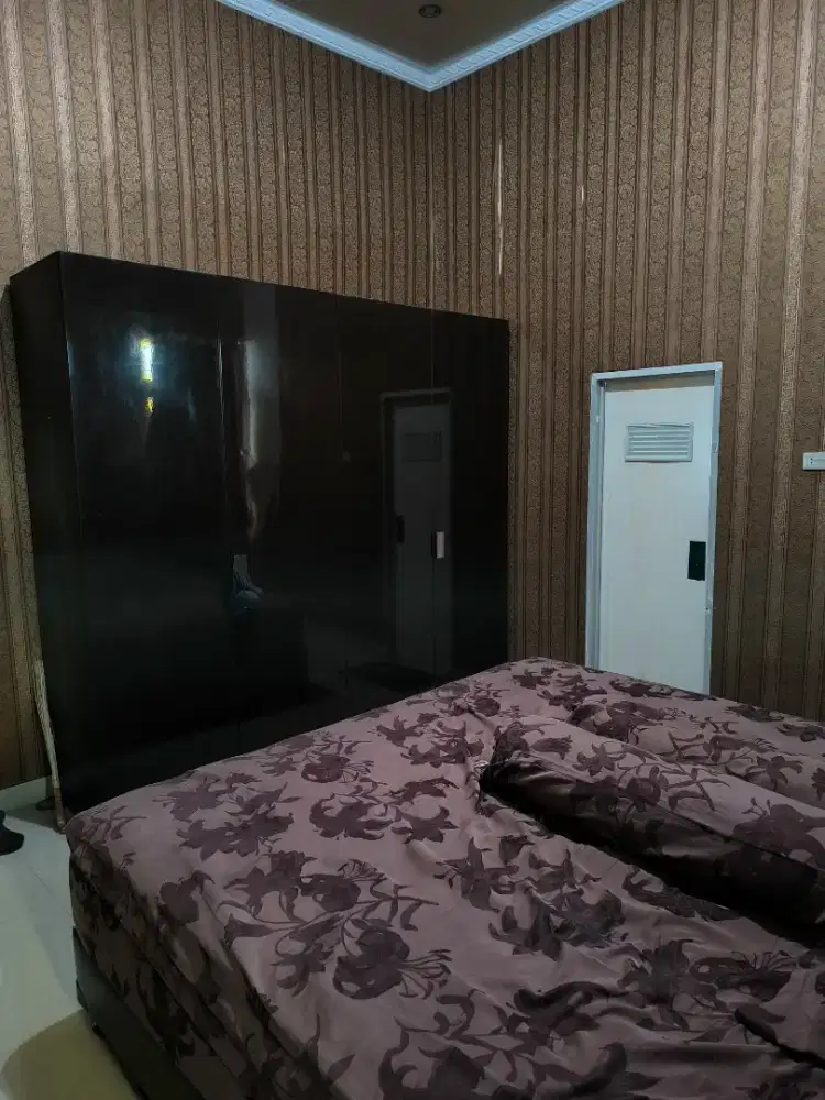 Rumah hoek melebar di belakang komplek PMD seduduk putih