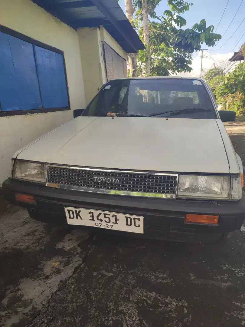 Di jual model sedan corolla tahun 87