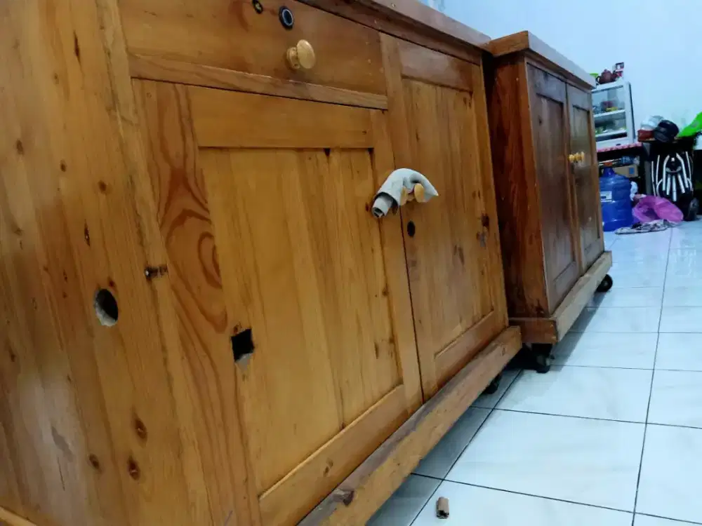 Meja kayu jati belanda solid tebal.