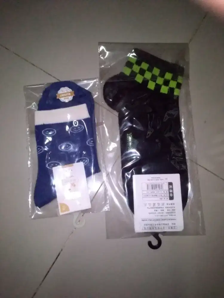 Kaos kaki dewasa dan anak