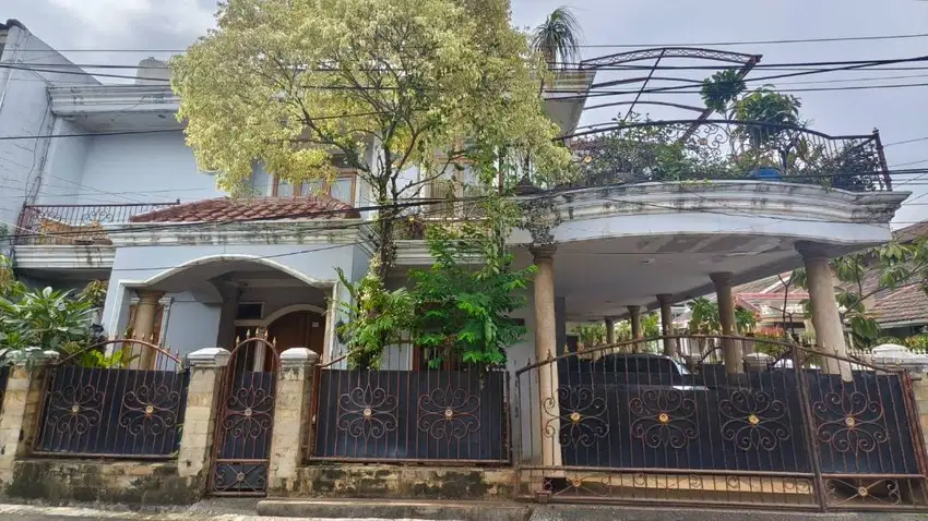Dijual Rumah 2 Lantai Siap Huni Dekat Mall Galaxy Bekasi