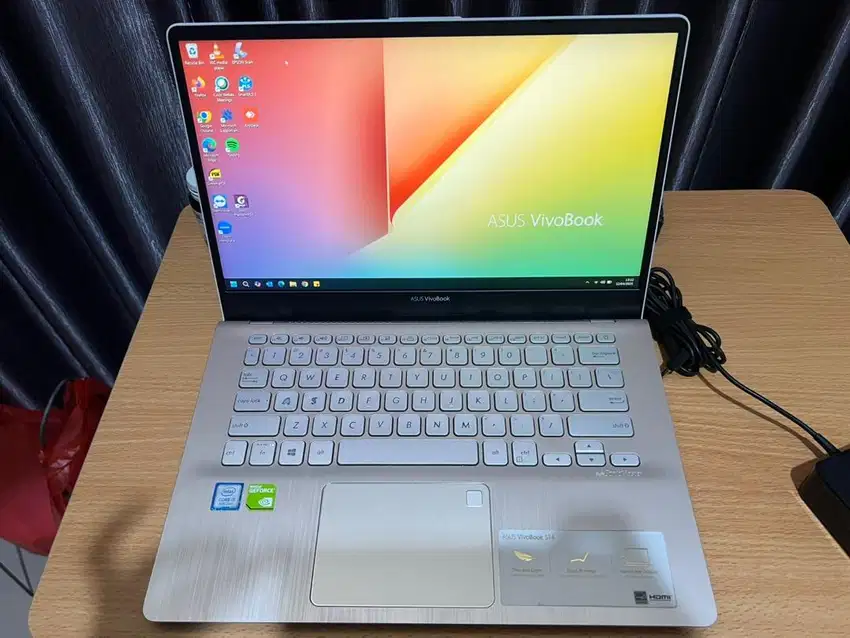 Laptop Asus Vivobook S430U i5 8/256GB SSD, HDD 1TB