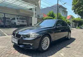 BMW 320i Luxury 2013