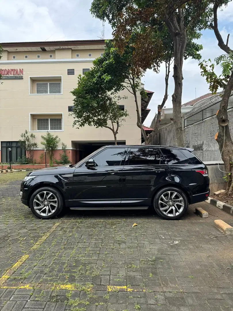 Range Rover Sport 7 seater RARE TOP OF THE LINE
