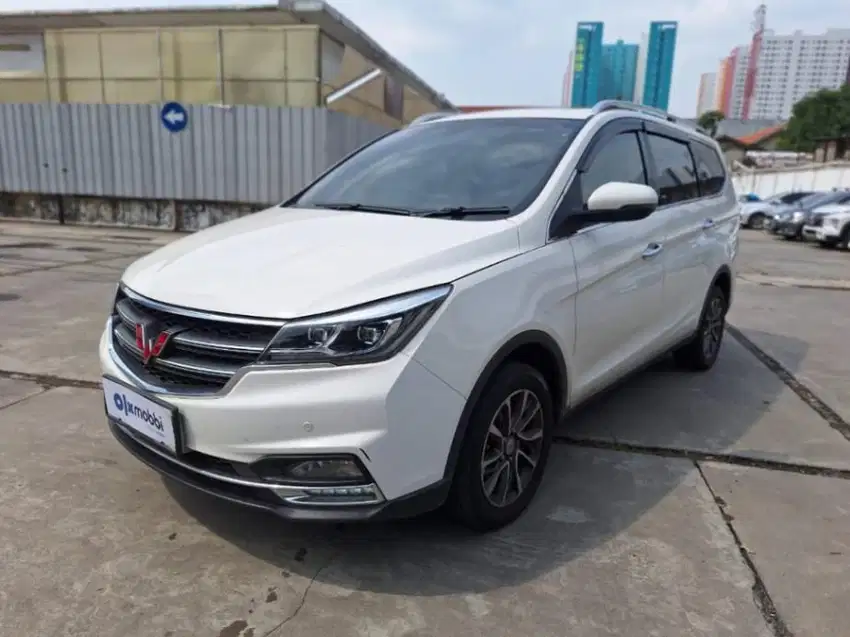 DP MURAH - Wuling Cortez 1.8 L Lux AMT Bensin-AT 2018 Putih