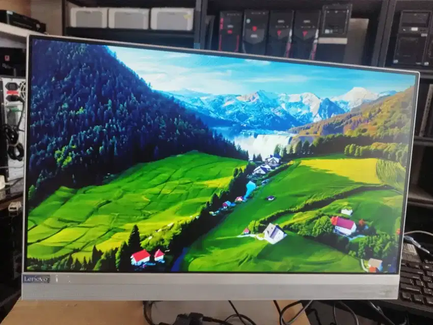 Pc all in one/AIO Core i5 gen8 memory 16gb nvme 256gb hdd 2tb