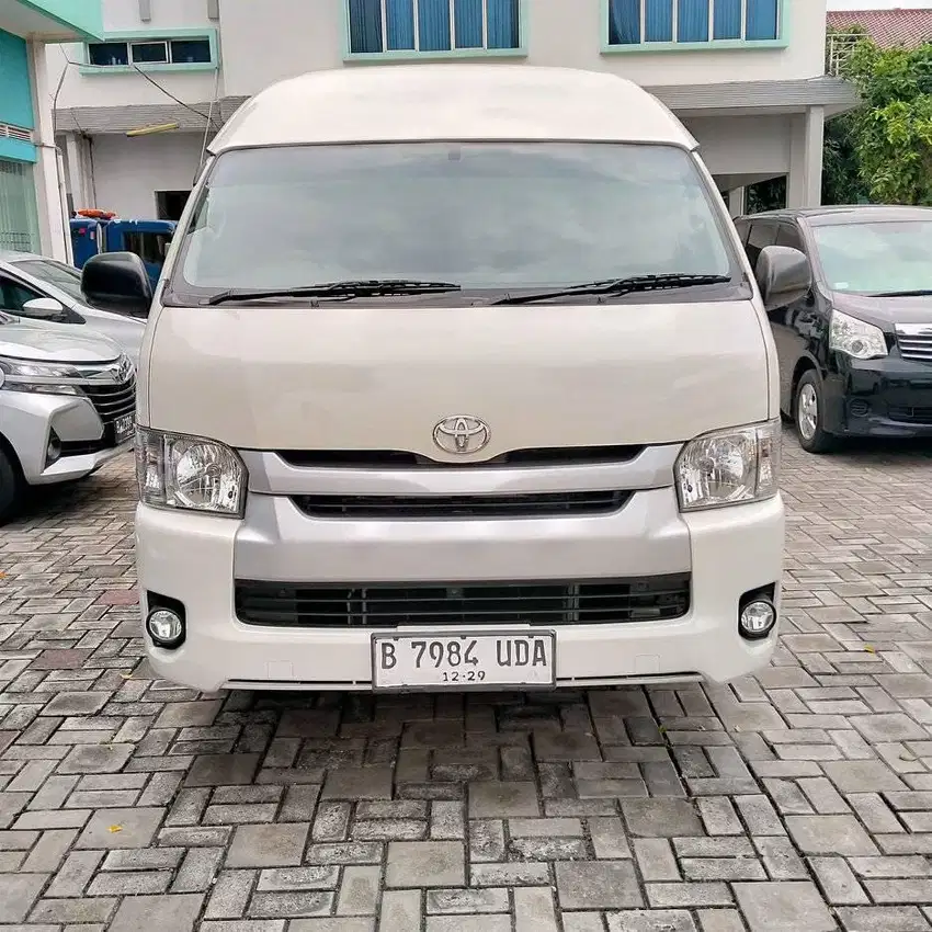 TOYOTA HIACE COMMUTER 2.5L M/T 2020 NIK 2020 KM 50 RB ORIGINAL 16SEATS