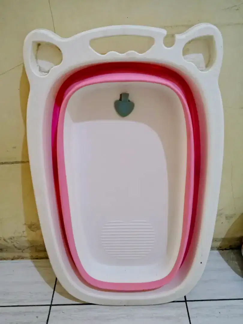 Ember lipat bayi pink