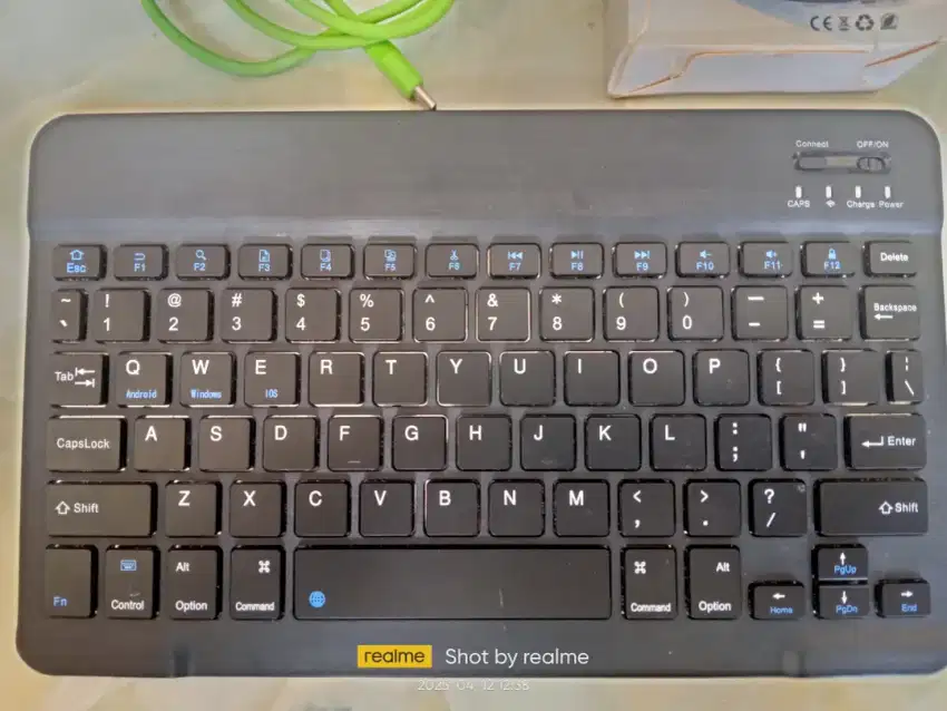 Keyboard bluetooth