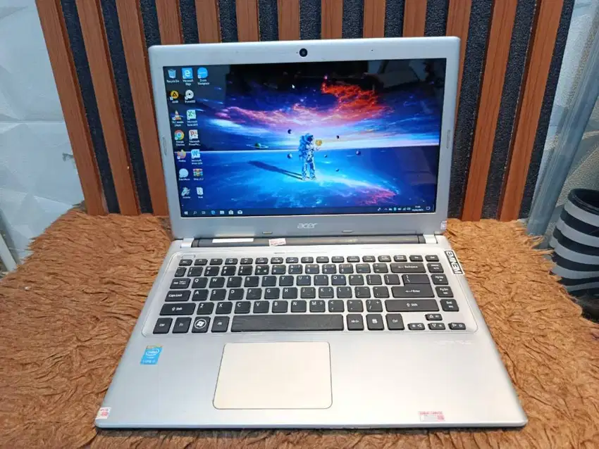 laptop acer aspire v5-431 Windows 10 pro 64bit Processor Intel core i3