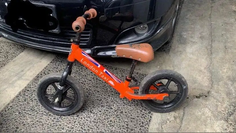 London Taxi Balance Bike Orange Red
