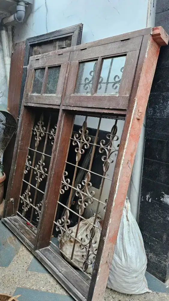 Kusen kayu kamper Tua bebas rayap kokoh