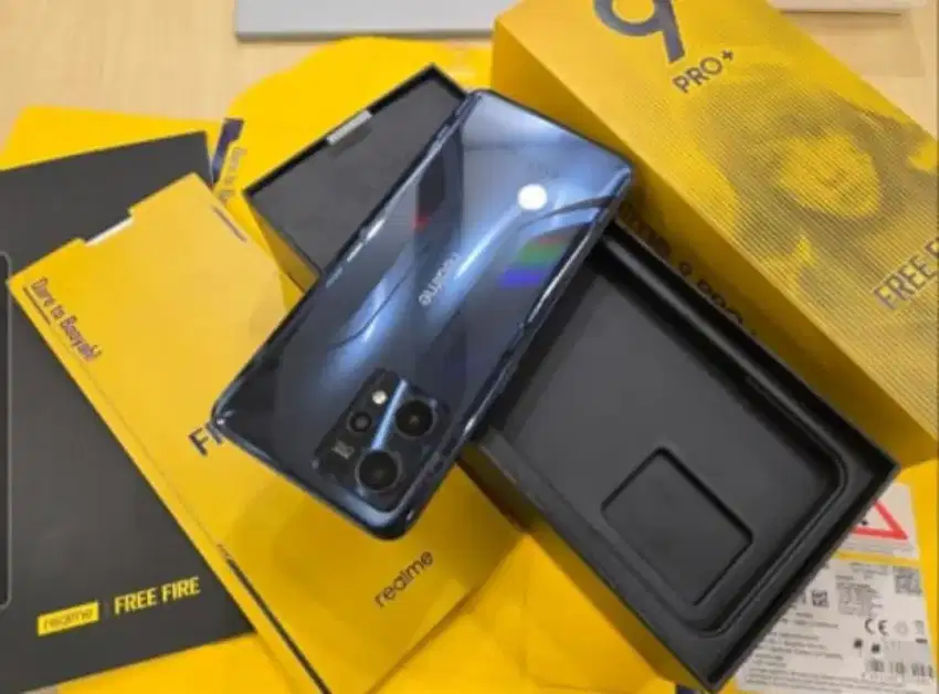 Realme 9 Pro Plus 5G Free Fire Edition 16/256 GB Kondisi Seperti Baru
