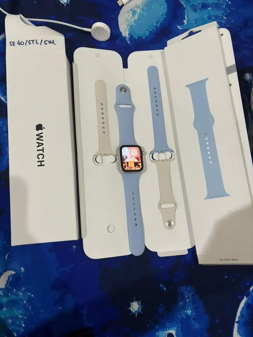 Apple Watch SE 40 MM Gen 2 + 2 strap