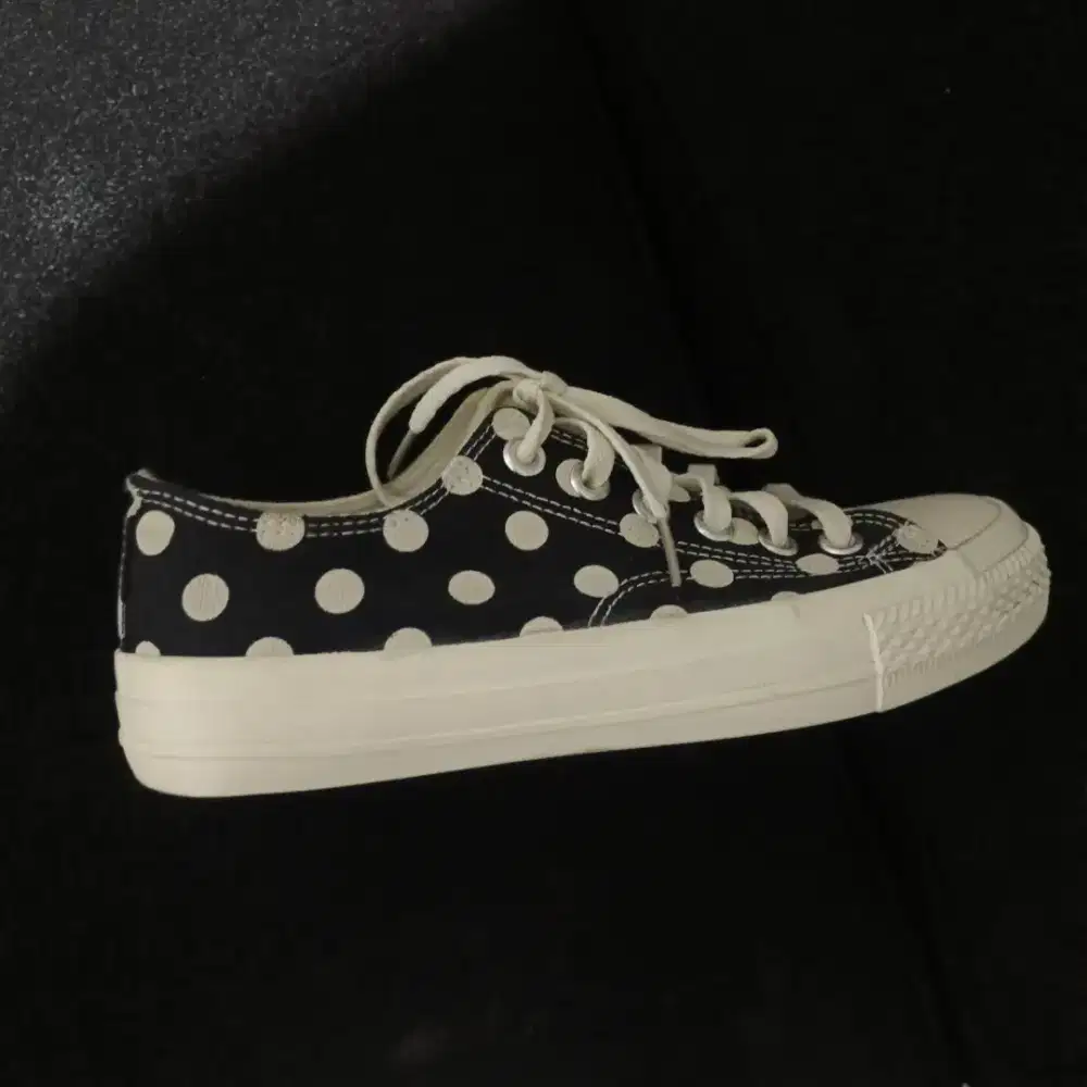 Sepatu wanita untuk santai