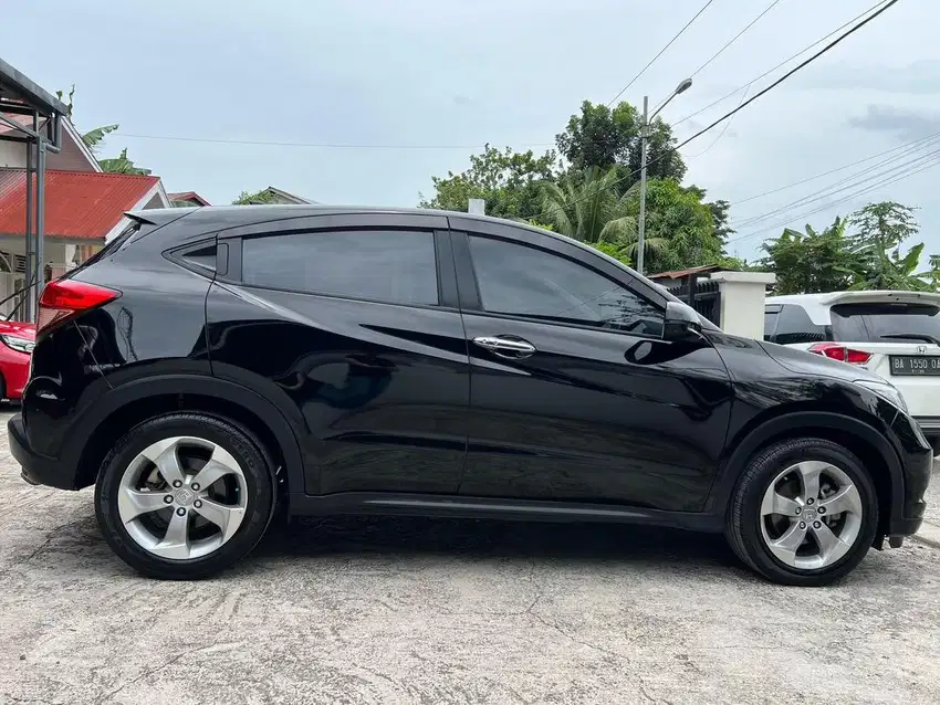 HRV E CVT Automatic 2018 kondisi istimewa