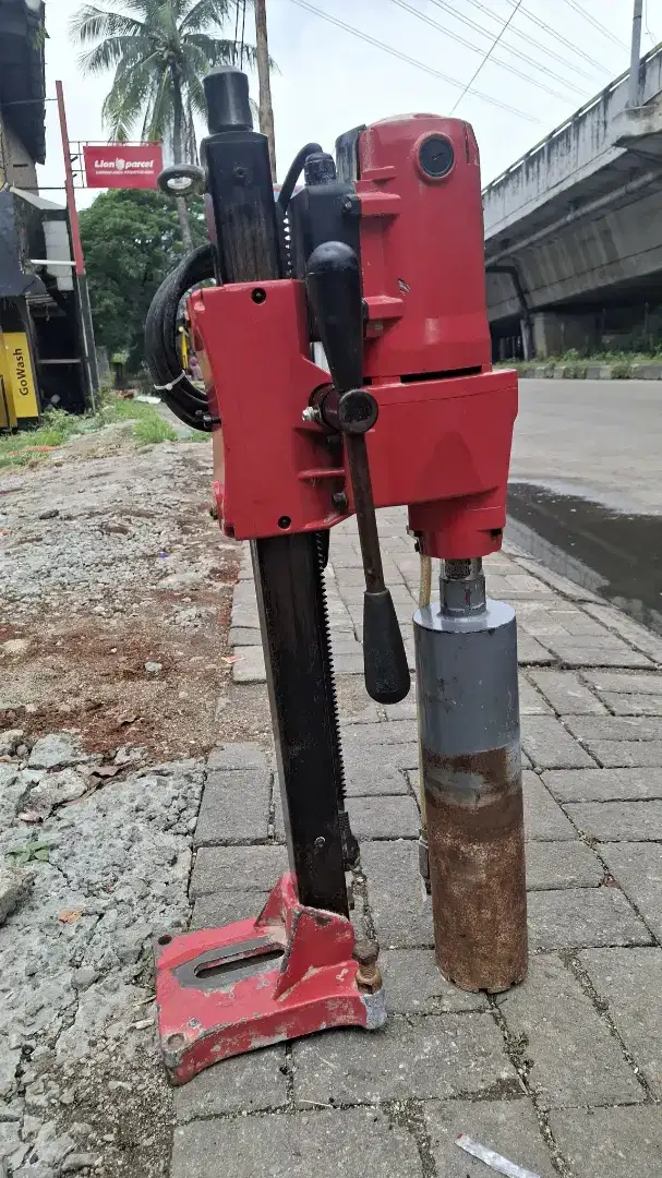 Mesin coring beton