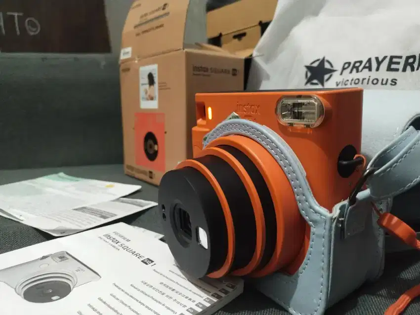 Instant Camera
Kamera Polaroid Fujifilm Instax Square SQ1