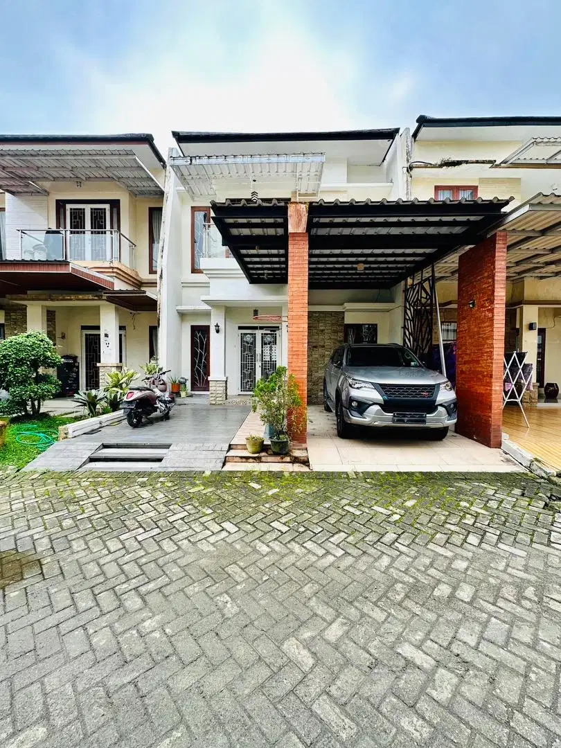 RUMAH SEMI FURNISH DALAM KOMPLEK DI FLAMBOYAN