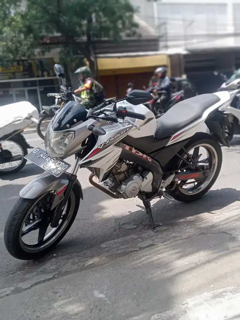 Yamaha Vixion new cw double disk plat bandung