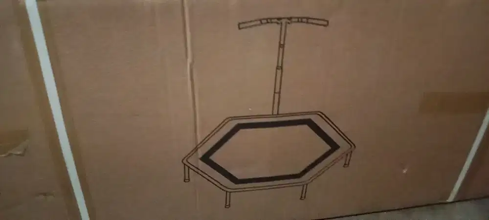 Trampolin masih baru