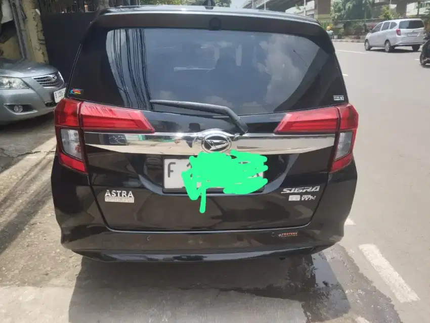 Mobil Sigra R 1.2 MT