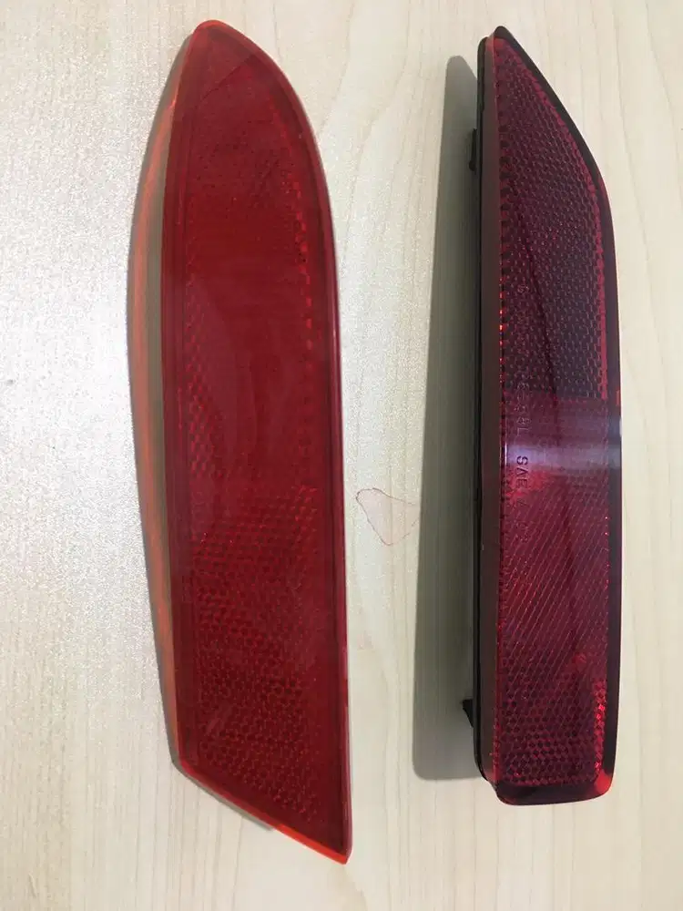Reflektor / Mata kucing Bumper belakang mobil Mobilio Brv Avanza Xenia