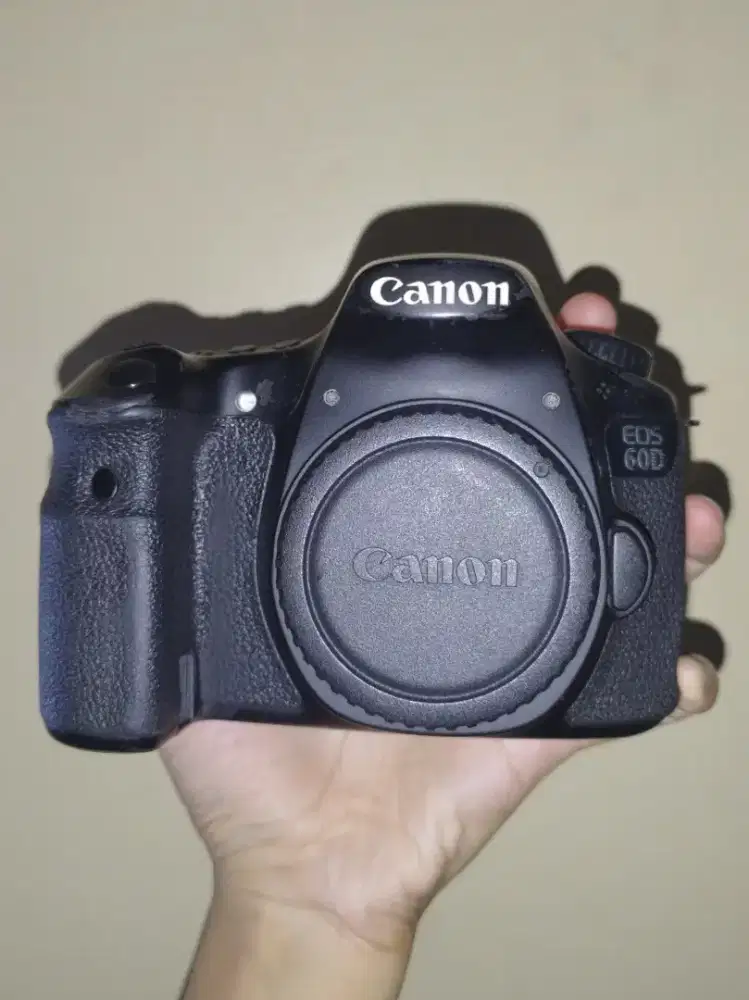 CANON EOS 60D + 3 Lensa (Canon 50mm, 55-250mm, 18-55mm)