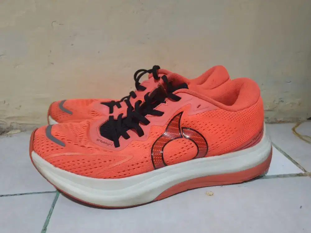 Sepatu running Ortuseight Hypersonic peach Original