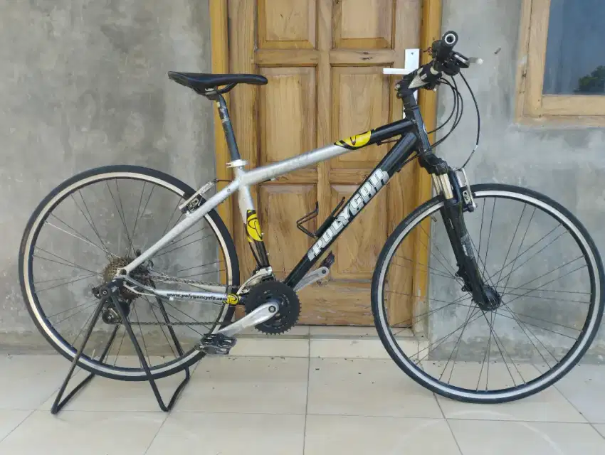 Sepeda Hybrid 700c Polygon vientage 3x9sp