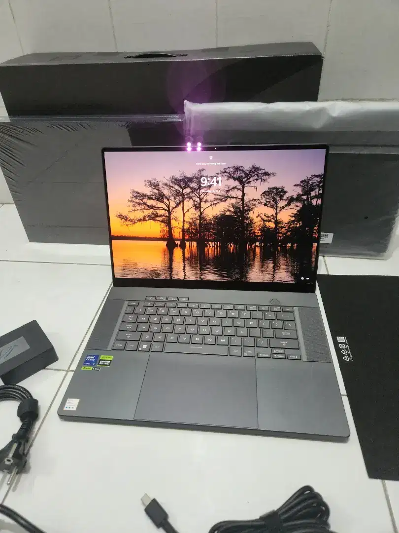 ASUS ROG Zephyrus G16 GU605MV OLED NEBULA DISPLAY RTX 4060 SSD 1TB