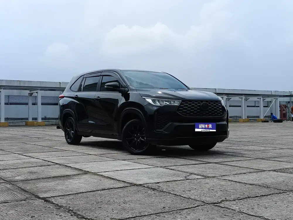 Toyota Innova Zenix 2.0 V CVT AT 2023 Hitam KM 21RB