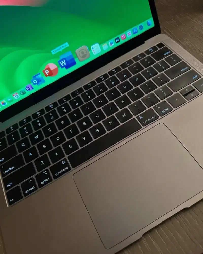 Menerima MacBook Laptop Normal Rusak Mati Total