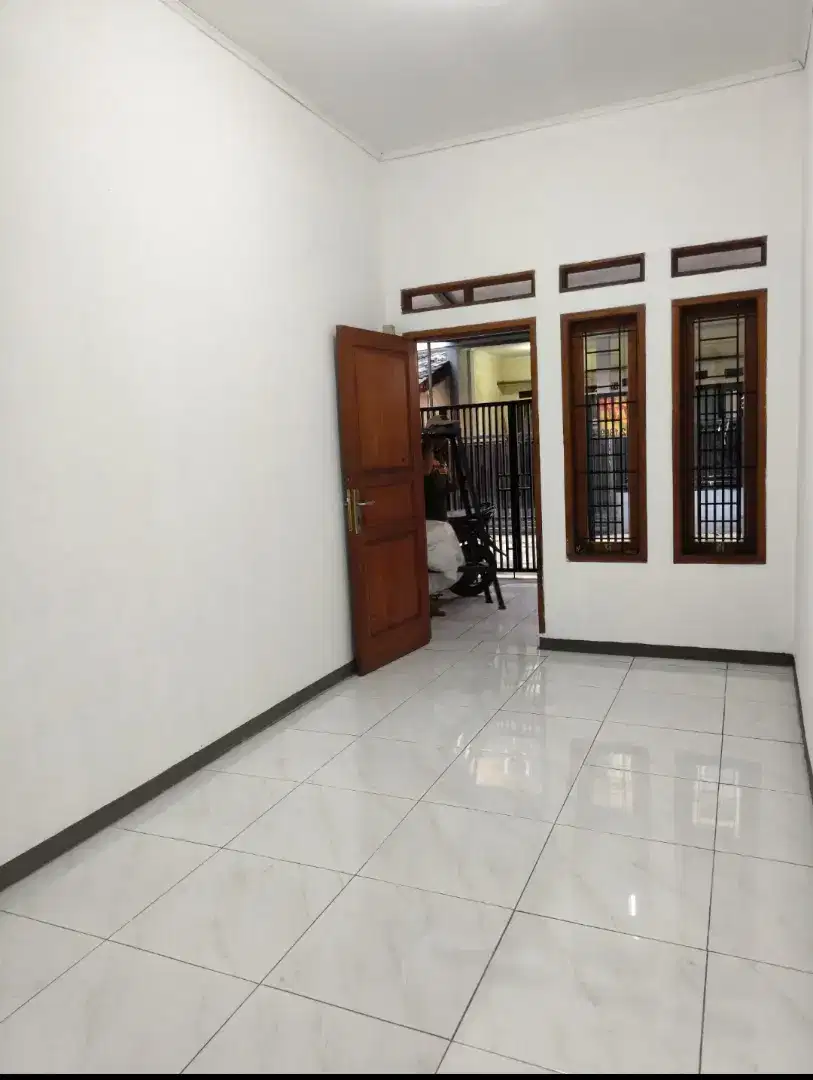 JUAL CEPAT Rumah sudah renovasi di taman cibaduyut indah