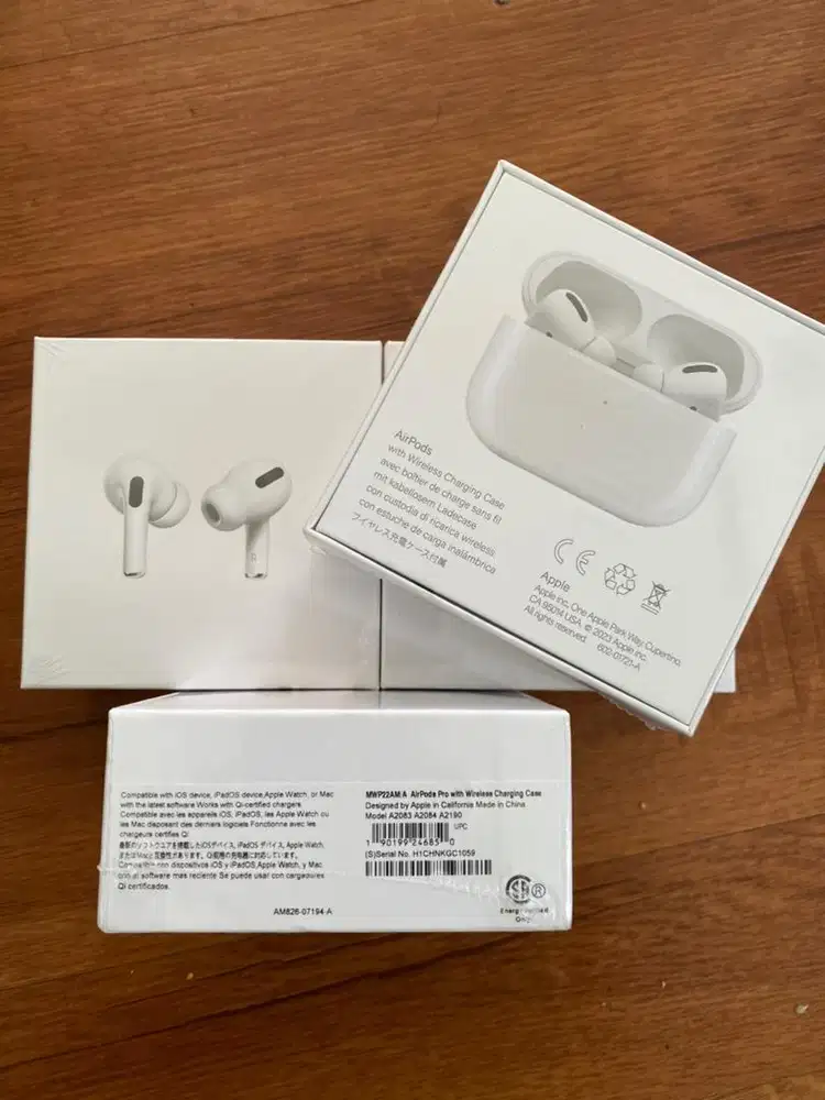 Headset bluetooth Pro with Wireless Charging case BARU Murah BJM