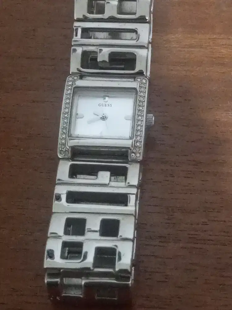 Jam tangan wanita Guess watch