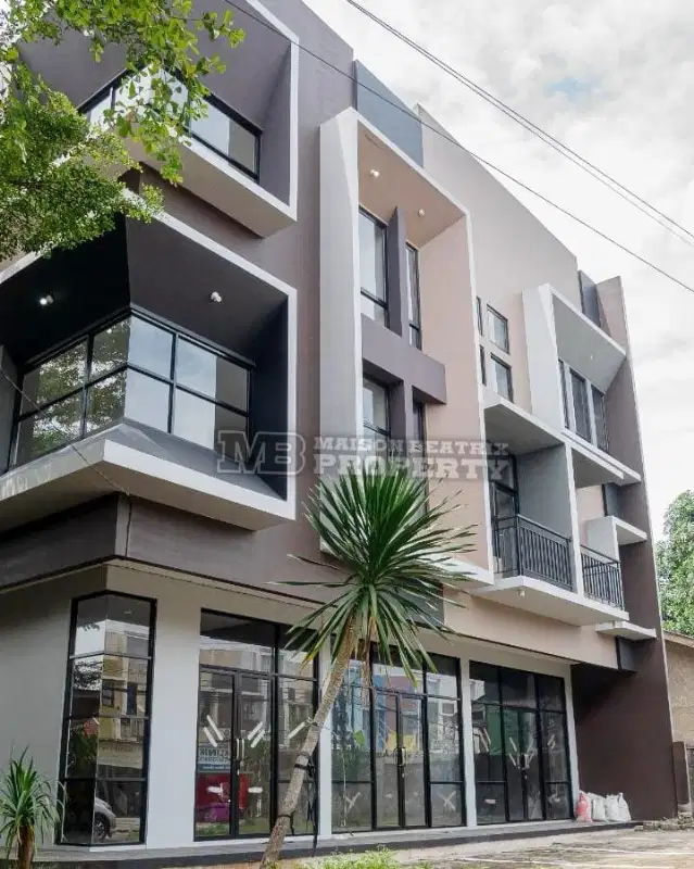 DI JUAL RUKO UNTUK. USAHA KANTOR DLL DI LOKASI YANG SANGAT STRATEGIS