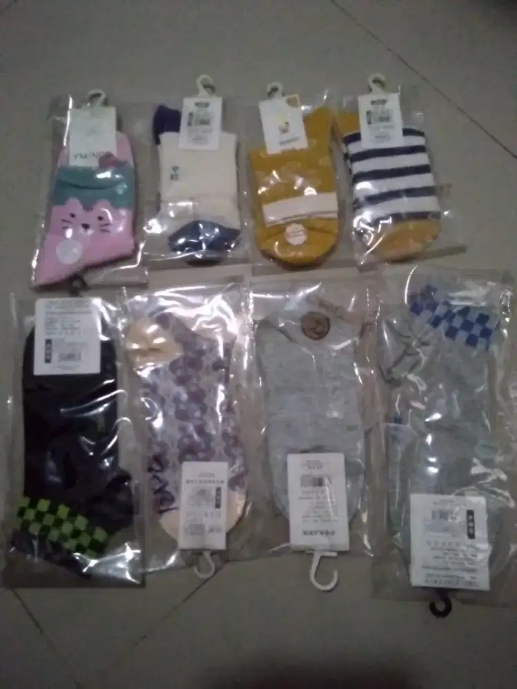 Kaos kaki dewasa dan anak