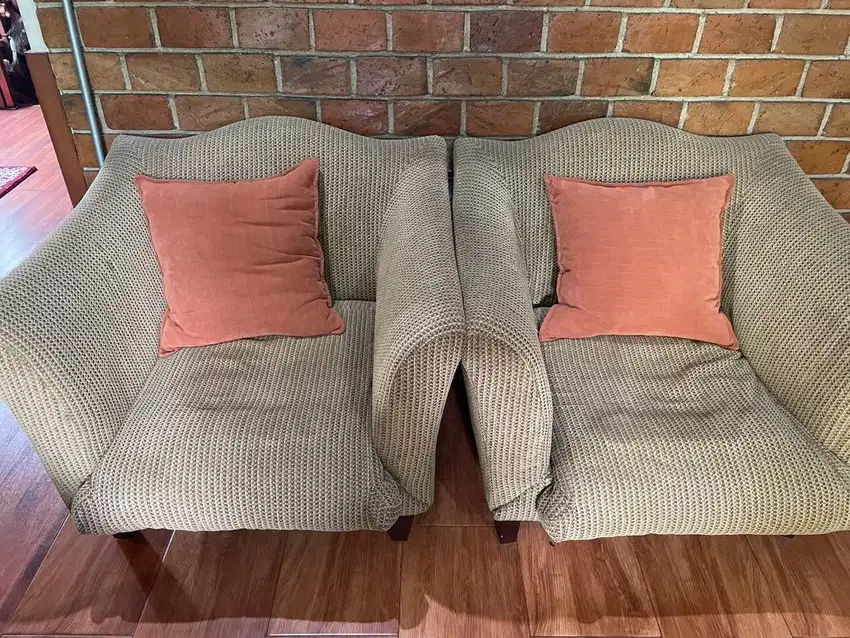 Kursi sofa informa