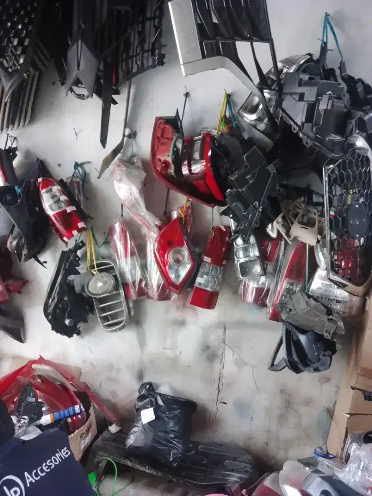 Lampu yaris dll&terima service bisa ditunggu