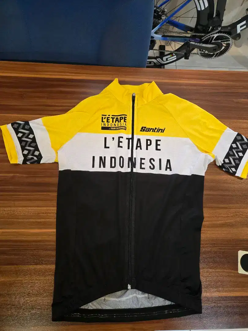 Jersey L'etape Santini size L like new